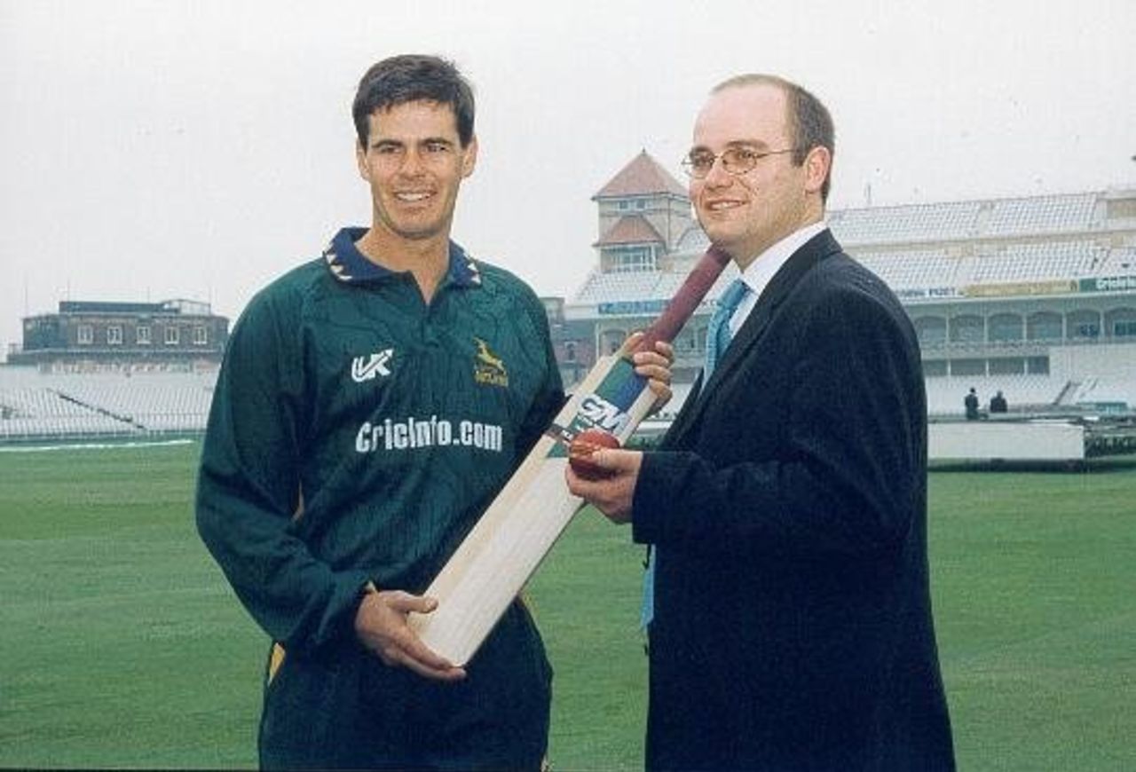 Nottinghamshire captain Jason Gallian and CricInfo Marketing Manager Andrew Hall at the launch of the sponsorship deal at Trent Bridge.