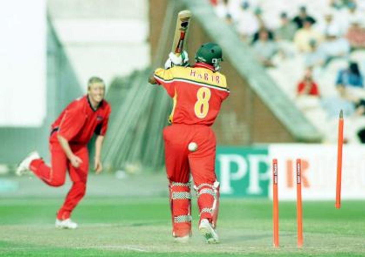 Glen Chapple bowls Aftab Habib, Old Trafford 7 May 2000