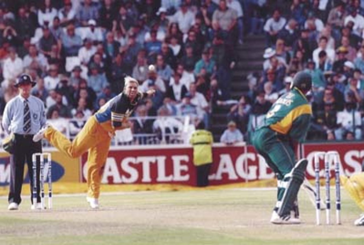 Warne bowling to Kallis, Australia in South Africa 1999/00, 3rd One-Day International, South Africa v Australia, New Wanderers Stadium, Johannesburg, 16 April 2000