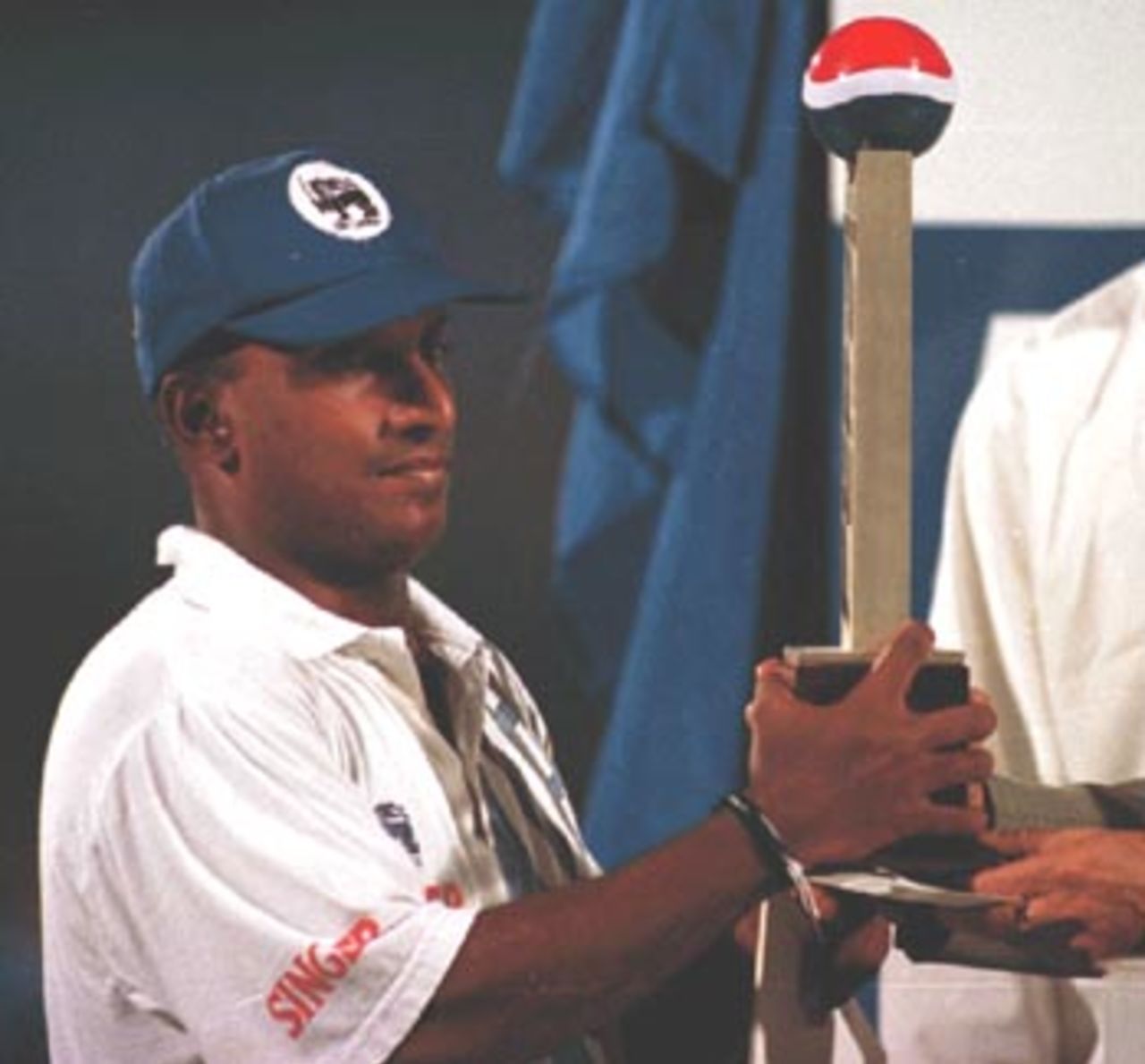 Srilankan batsman Aravinda de Silva receiving man of the match award, Asia Cup 1999/00, Bangladesh v Sri Lanka, Bangabandhu National Stadium, Dhaka 29 May 2000