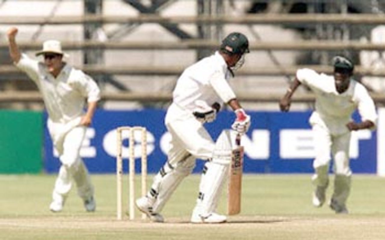 Bangladesh in Zimbabwe 2000/01, 2nd Test, Zimbabwe v Bangladesh, Harare Sports Club 26-30 Apr 2001 (Day 5)