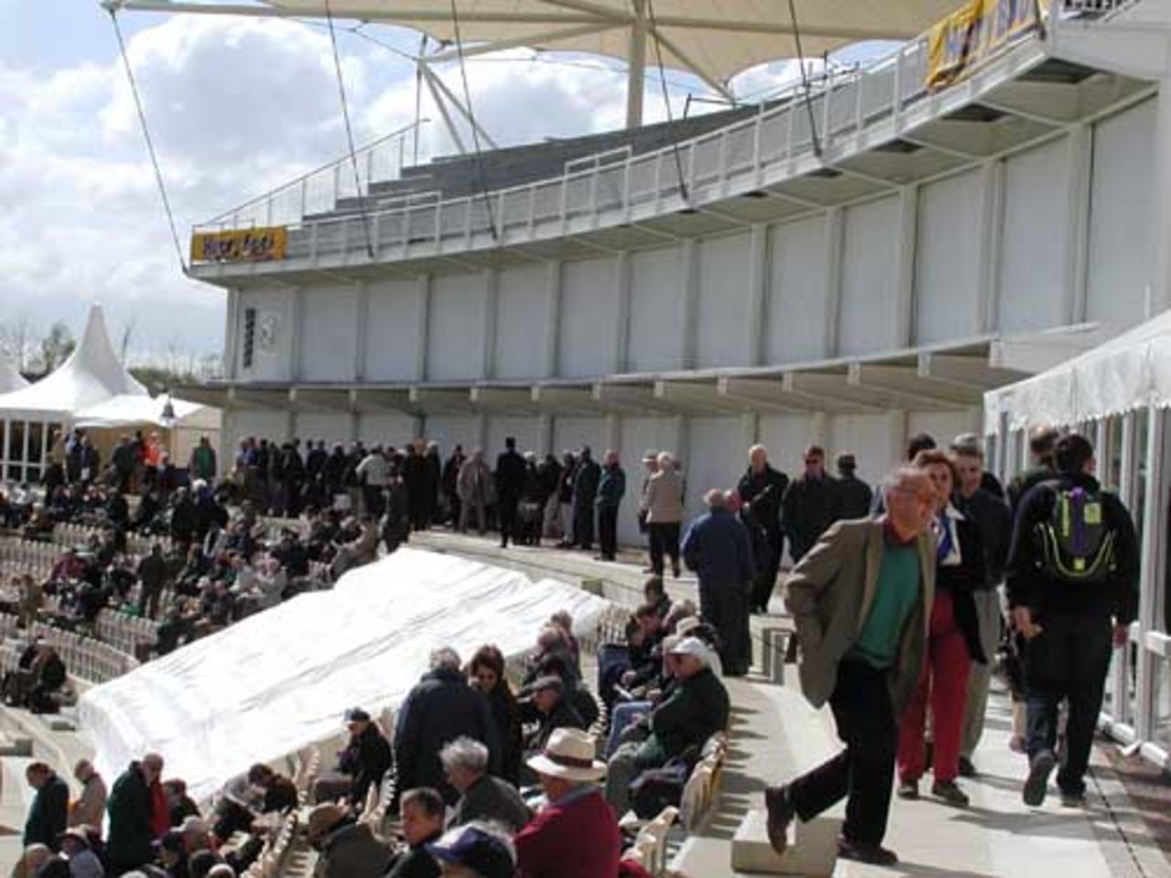 A 1,000 Crowd flock for Hampshire's first match on the new Rose Bowl.