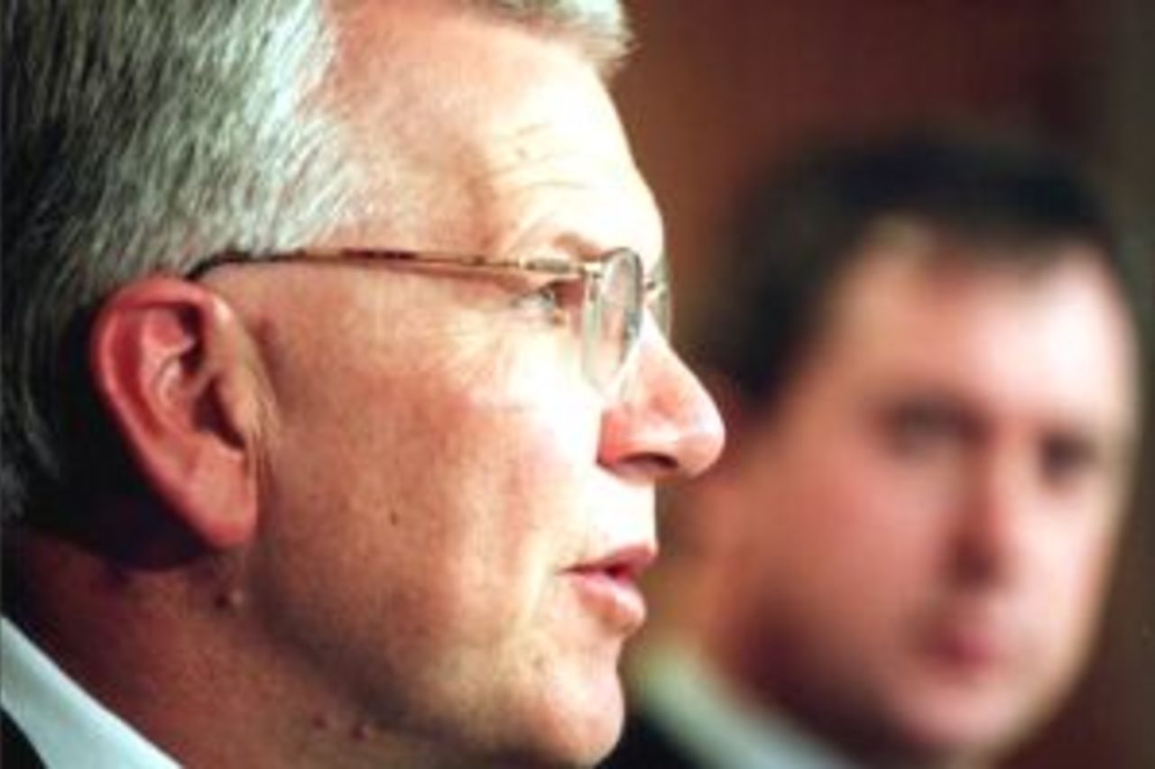 9 May 2001: Malcolm Speed CEO of the Australian Cricket Board talks to the media about the Memorandum of understanding between the Australian Cricket Board and the Australian Cricketers' Association, as Tim May of the Australian Cricketers' Association listens. Held at the ACB, Melbourne, Australia.