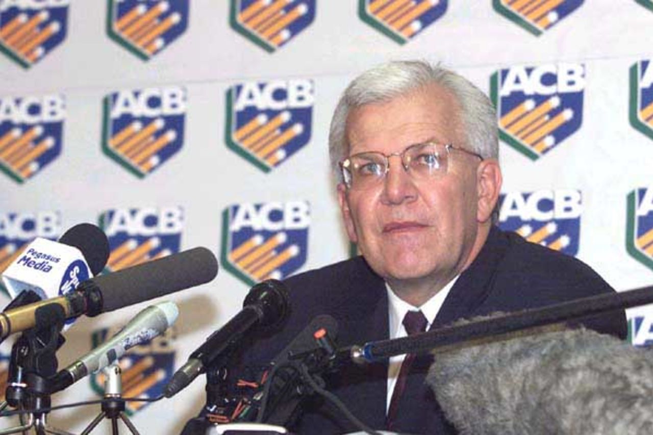 23 May 2001: Malcolm Speed, CEO of the ACB, answers questions from the media, during a press conferance into the ICC findings on corruption in cricket.