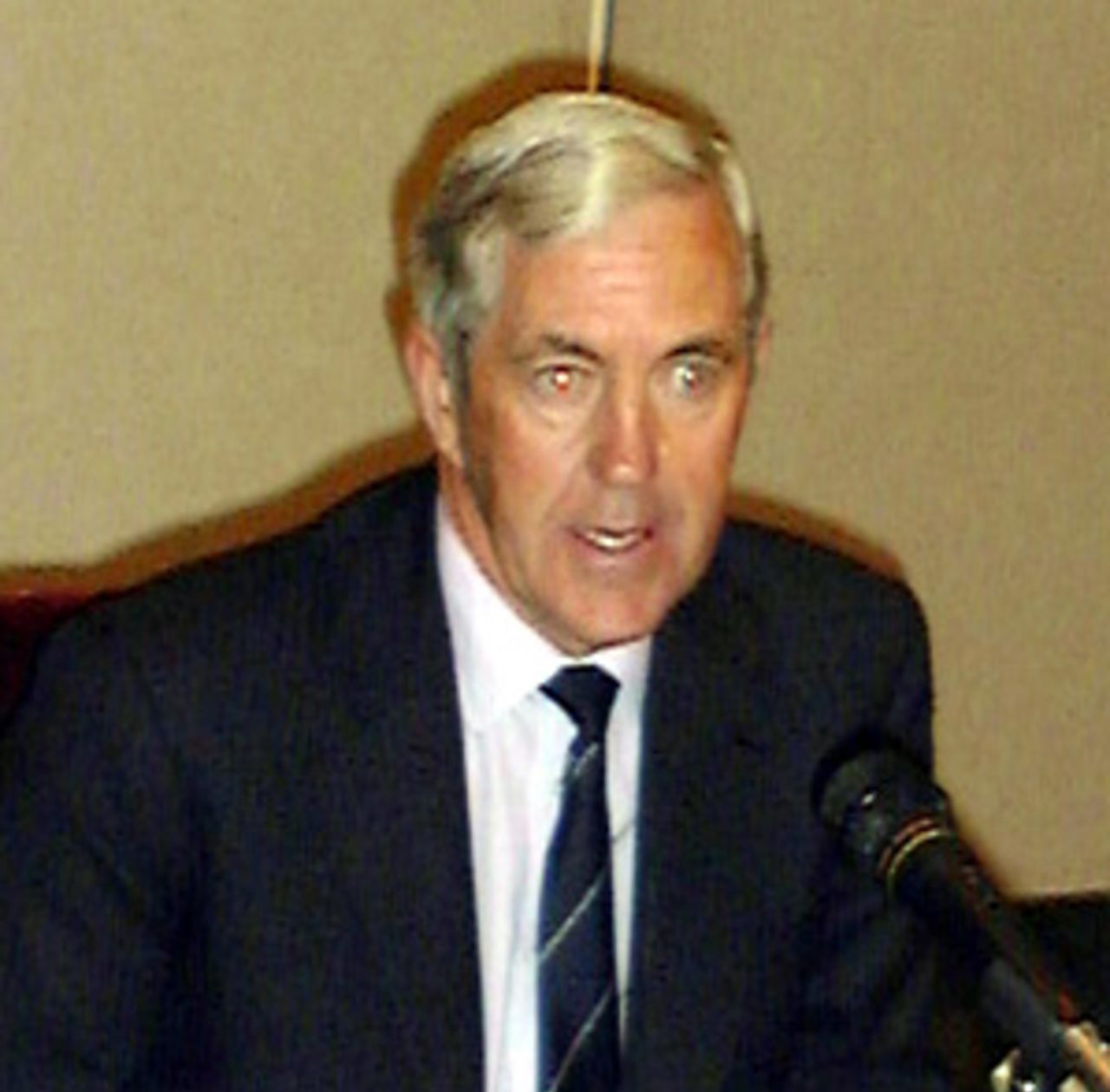 Sir Paul Condon at the Lahore Press Conference, May 26, 2001