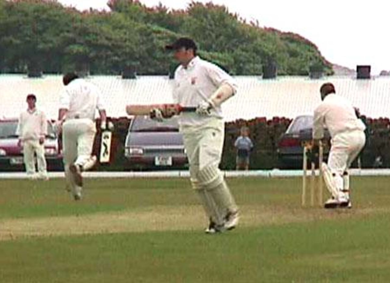 Matthew Cheesbrough hits Jonathan Harvey over mid wicket | ESPNcricinfo.com