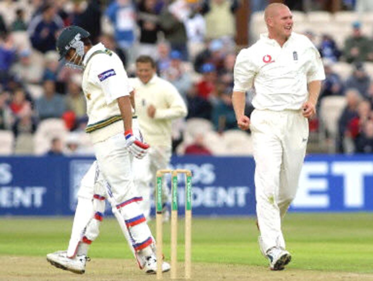 Hoggard celebrates the dismissal of Younis Khan by a LBW, day 1, 2nd Test at Old Trafford, 31May - 4 June 2001.