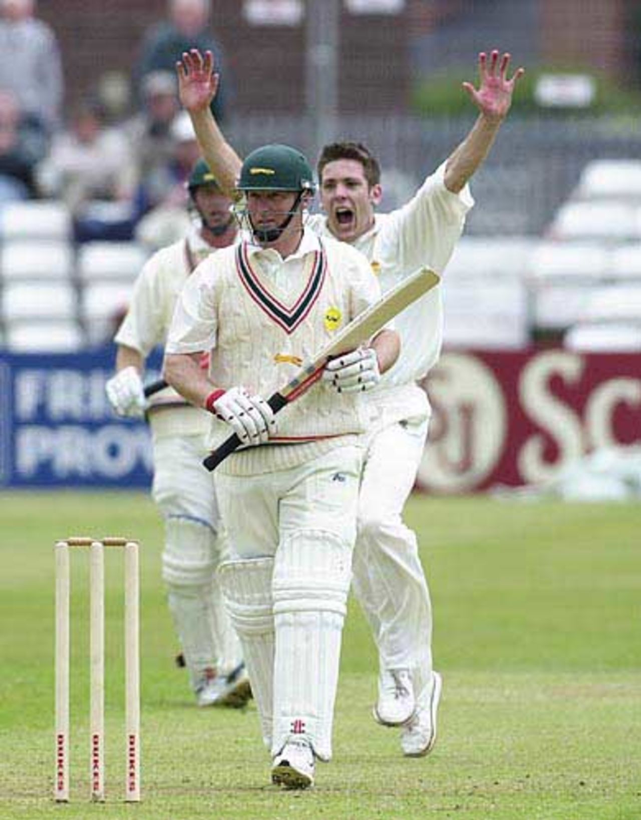 Derbyshire v Leicestershire, Benson and Hedges Cup, Northern Division, 3 May 2002, Racecourse Ground Derby