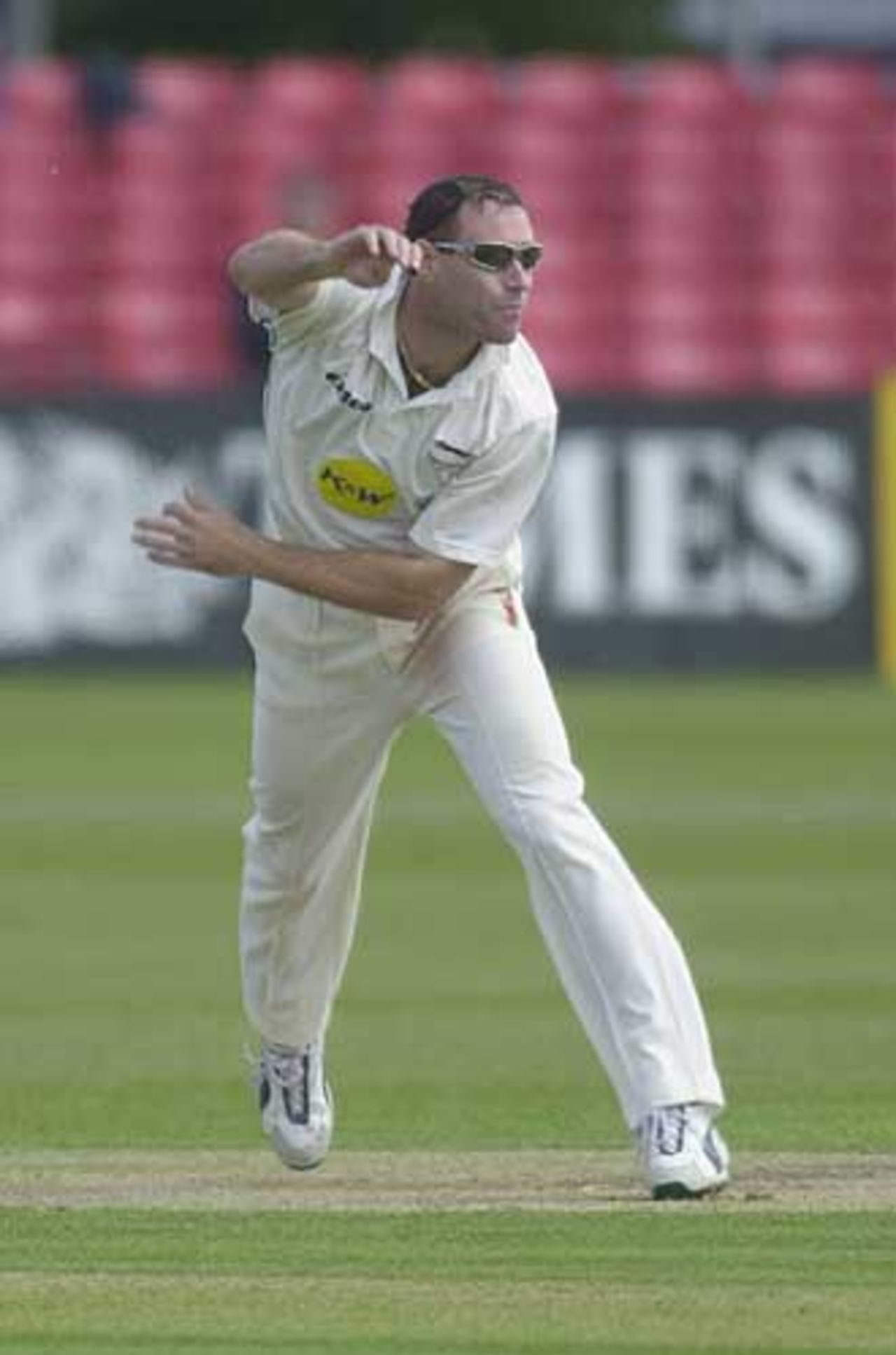 Leics v Warks, Frizzell County Championship, Division One, 8 - 11 May 2002, Grace Road Leicester.