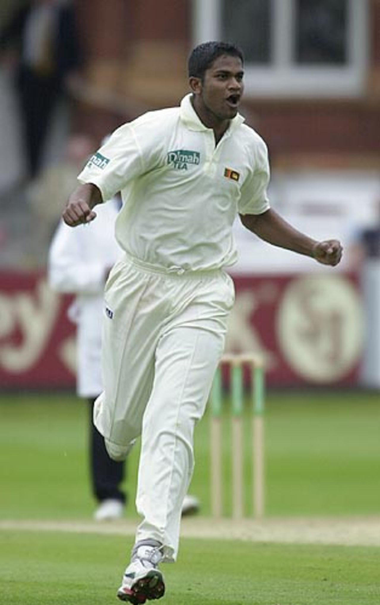 Nuwan Zoysa joyful at the wicket of Hussain, England v Sri Lanka, First Test, Lord's 2002