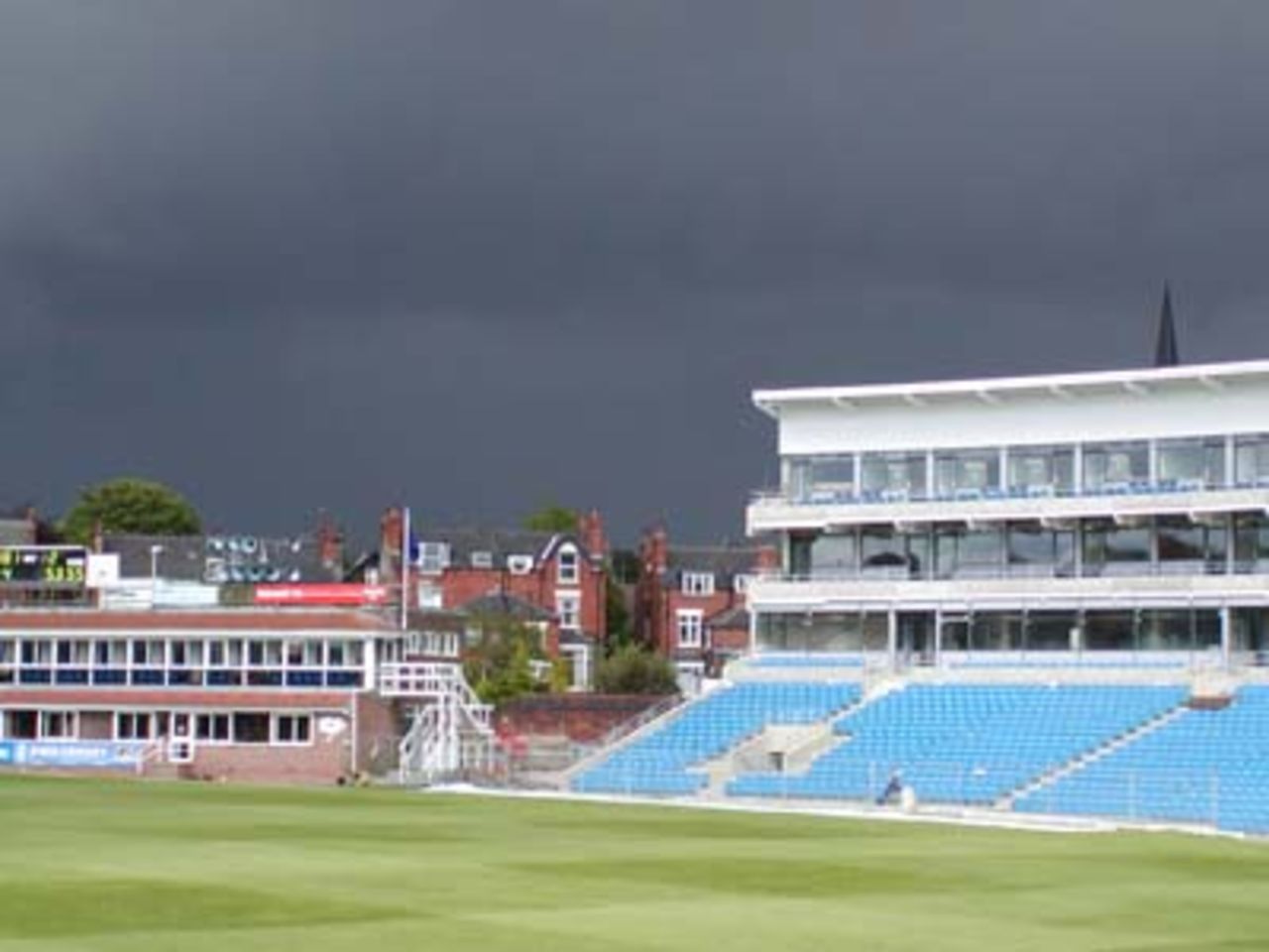 Hampshire frustrated by more storm clouds as rain and bad late allow only 10 overs on Day 3.