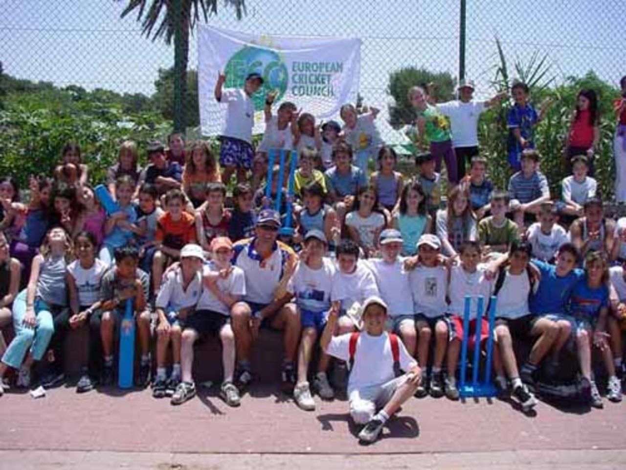 Roland Lefebvre with participants at a Tel Aviv coaching clinic, May 2003