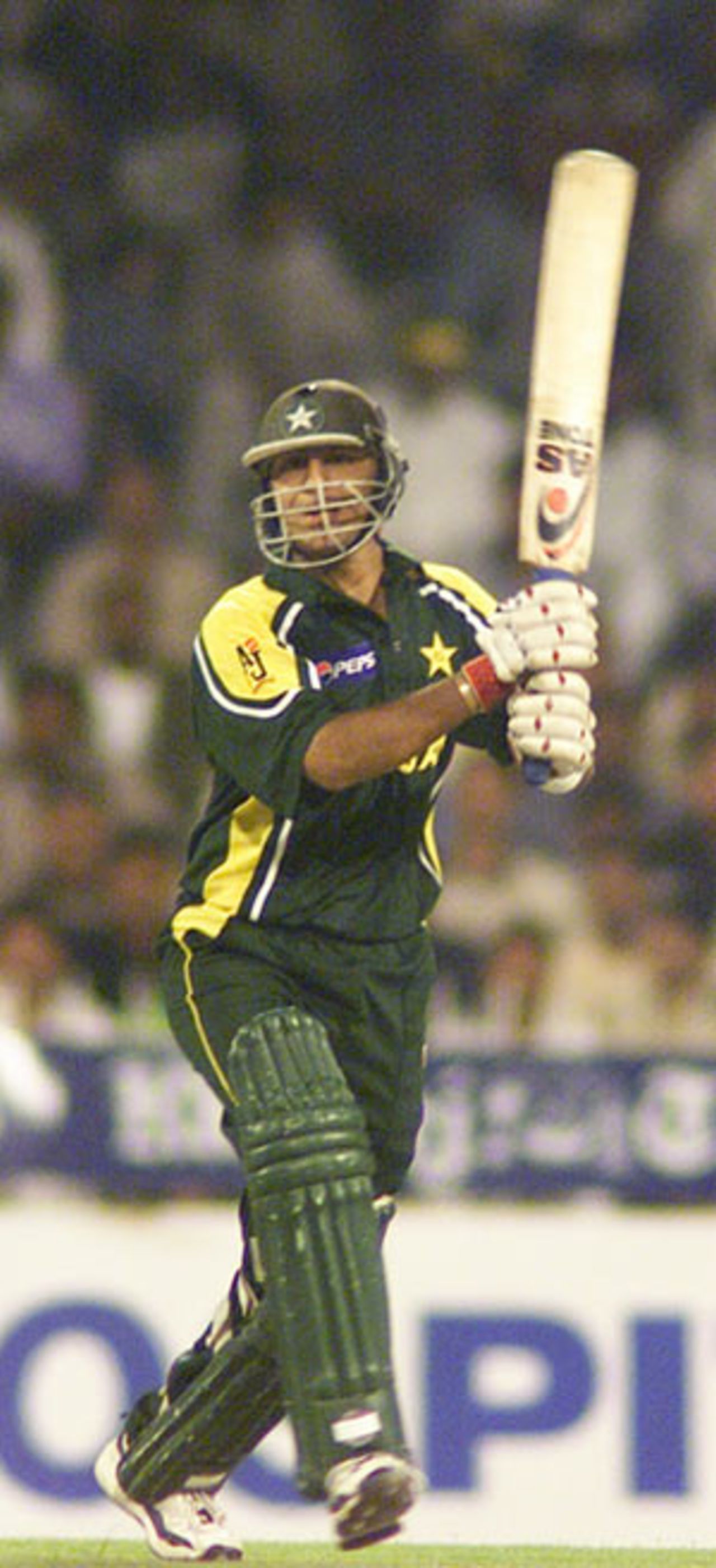 Faisal Iqbal batting, 2nd Match: Pakistan v Sri Lanka, Cherry Blossom Sharjah Cup, 4 Apr 2003