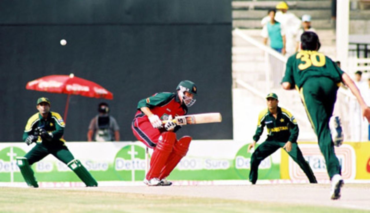 Action during Pakistan and Zimbabwe final, Final: Pakistan v Zimbabwe, Cherry Blossom Sharjah Cup, 10 Apr 2003