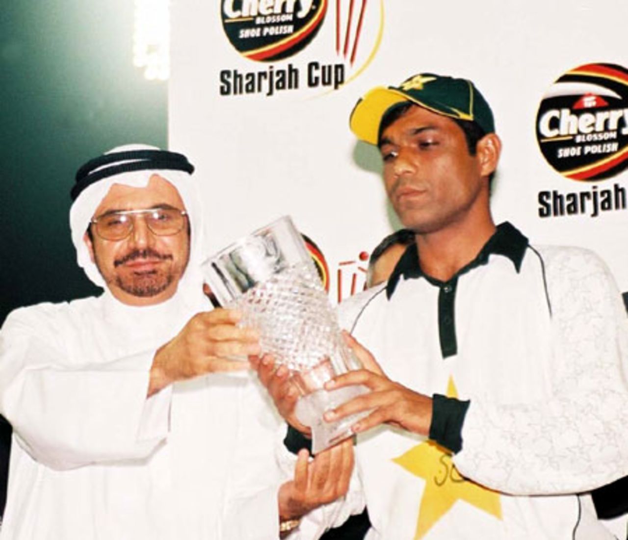 Rashid Latif with the Cherry Blossom Sharjah Cup, Final: Pakistan v Zimbabwe, Cherry Blossom Sharjah Cup, 10 Apr 2003