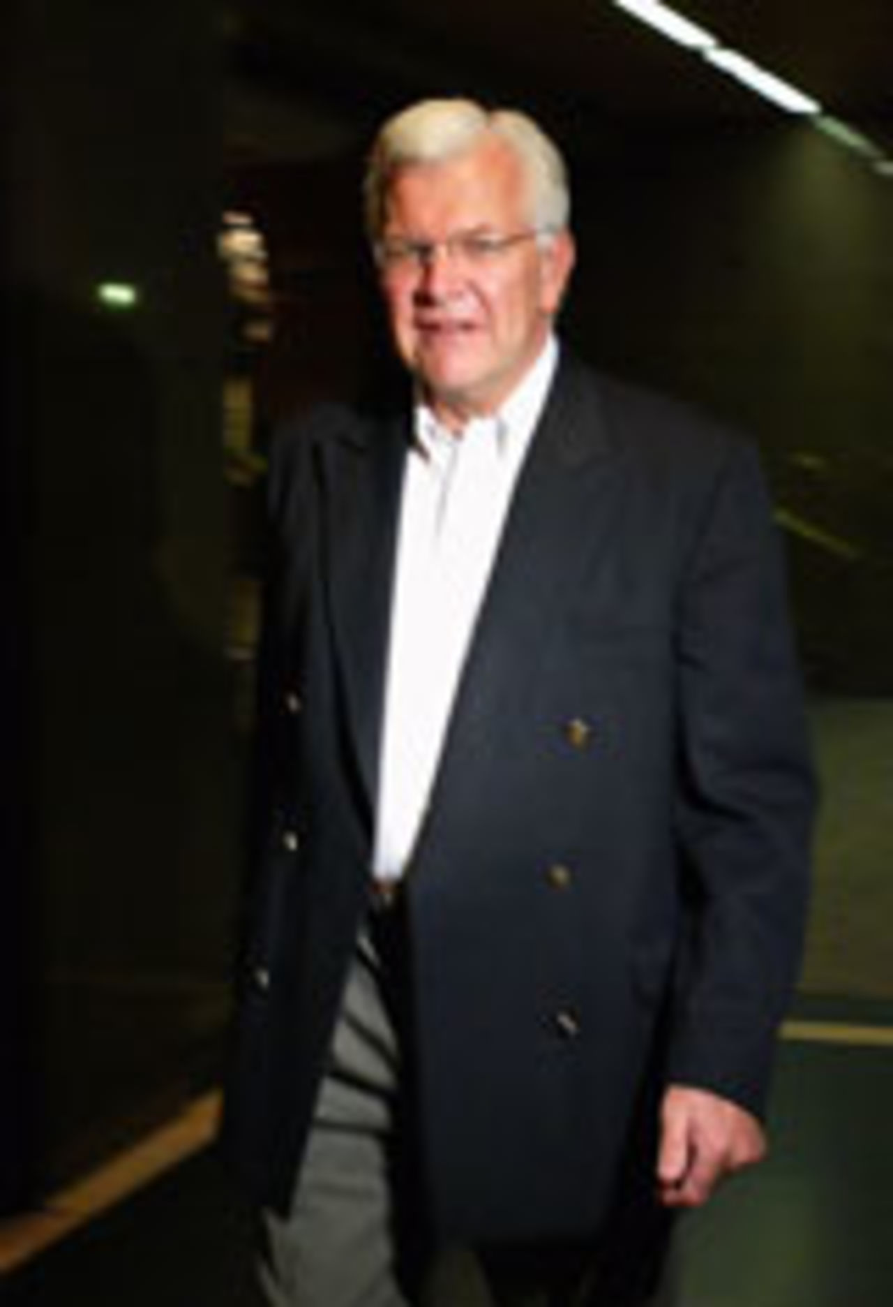 Malcolm Speed arrives at Harare, May 17, 2004