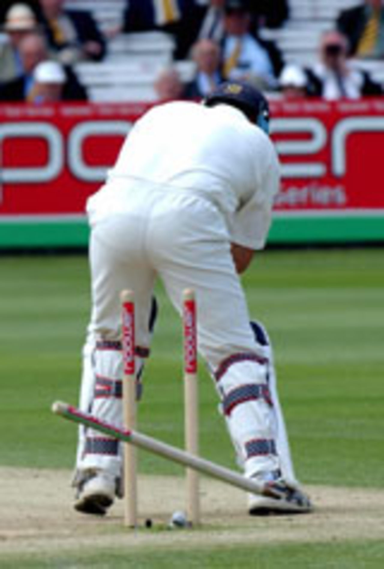 Nasser Hussain is bowled, England v New Zealand, 1st Test, Lord's, May 22, 2004