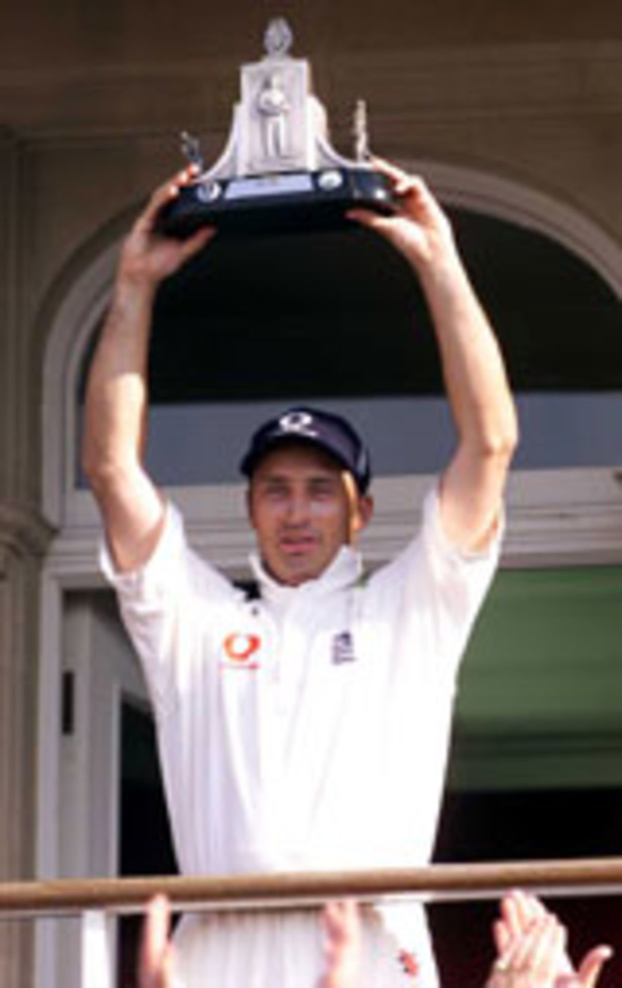 Nasser Hussain with the Wisden Trophy, The Oval, September 4, 2000