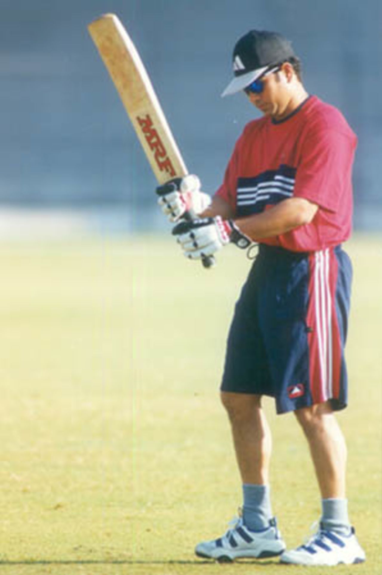 Sachin gearing up to bat at the nets before the start of the match against Pakistan