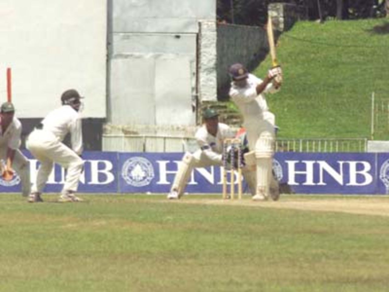 Mahela lofts Arshad Khan to the boundary on the second day of the First Test, 15 June, 2000. Pakistan in Sri Lanka, Sinhalese Sports Club Ground, Colombo, 14-18 June 2000