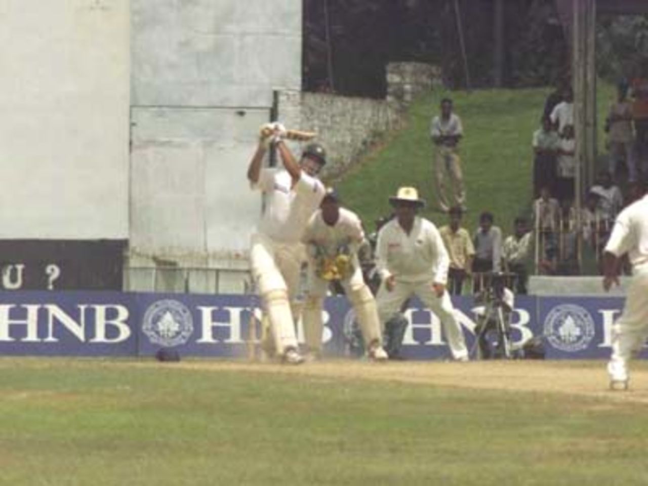 Wasim takes the aerial route on the third day of the First Test, 16 June, 2000. Pakistan in Sri Lanka, Sinhalese Sports Club Ground, Colombo, 14-18 June 2000