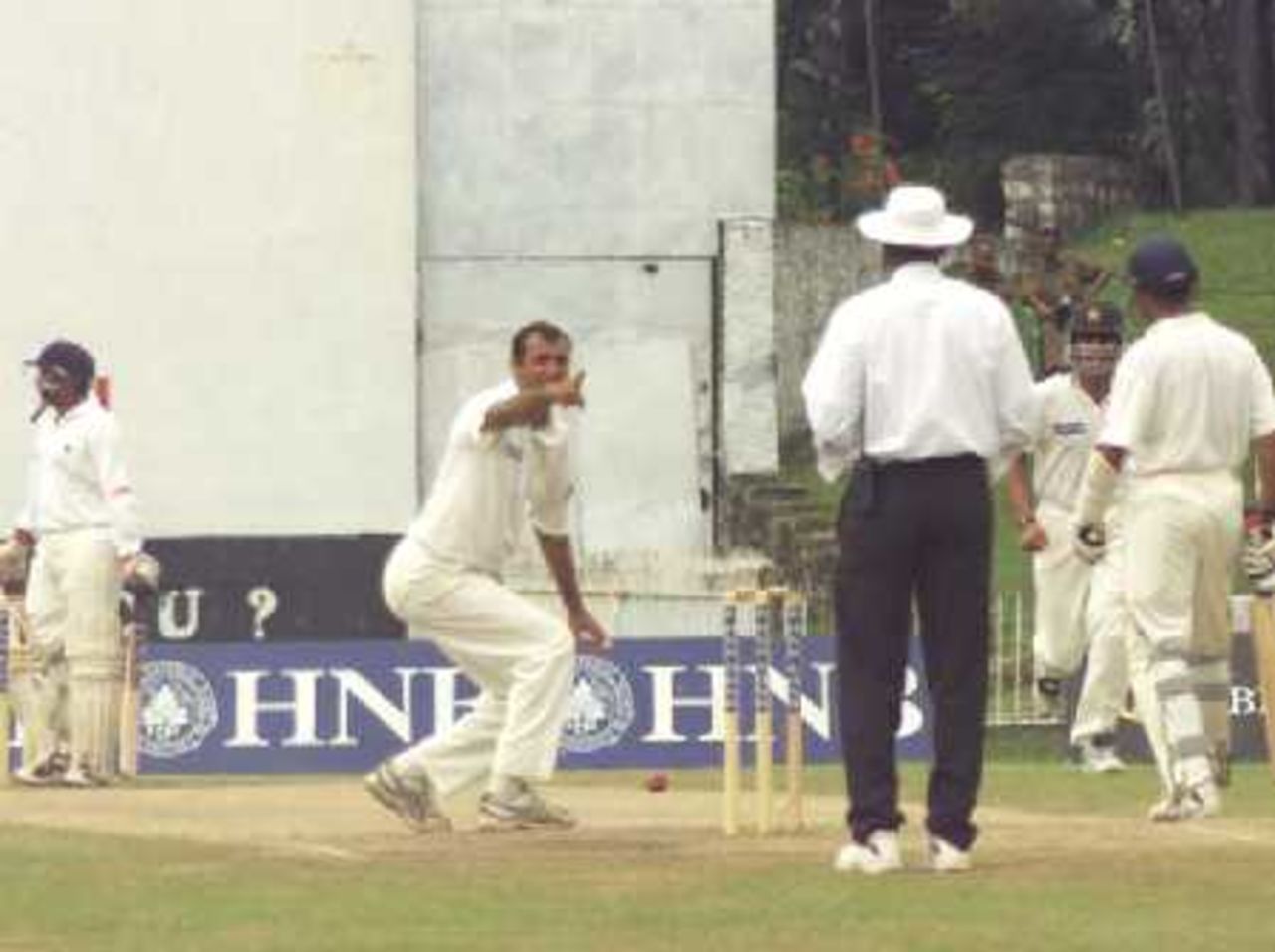 Arshad Khan demands to no avail, 1st Test Pakistan v Sri Lanka, 14-18 June 2000