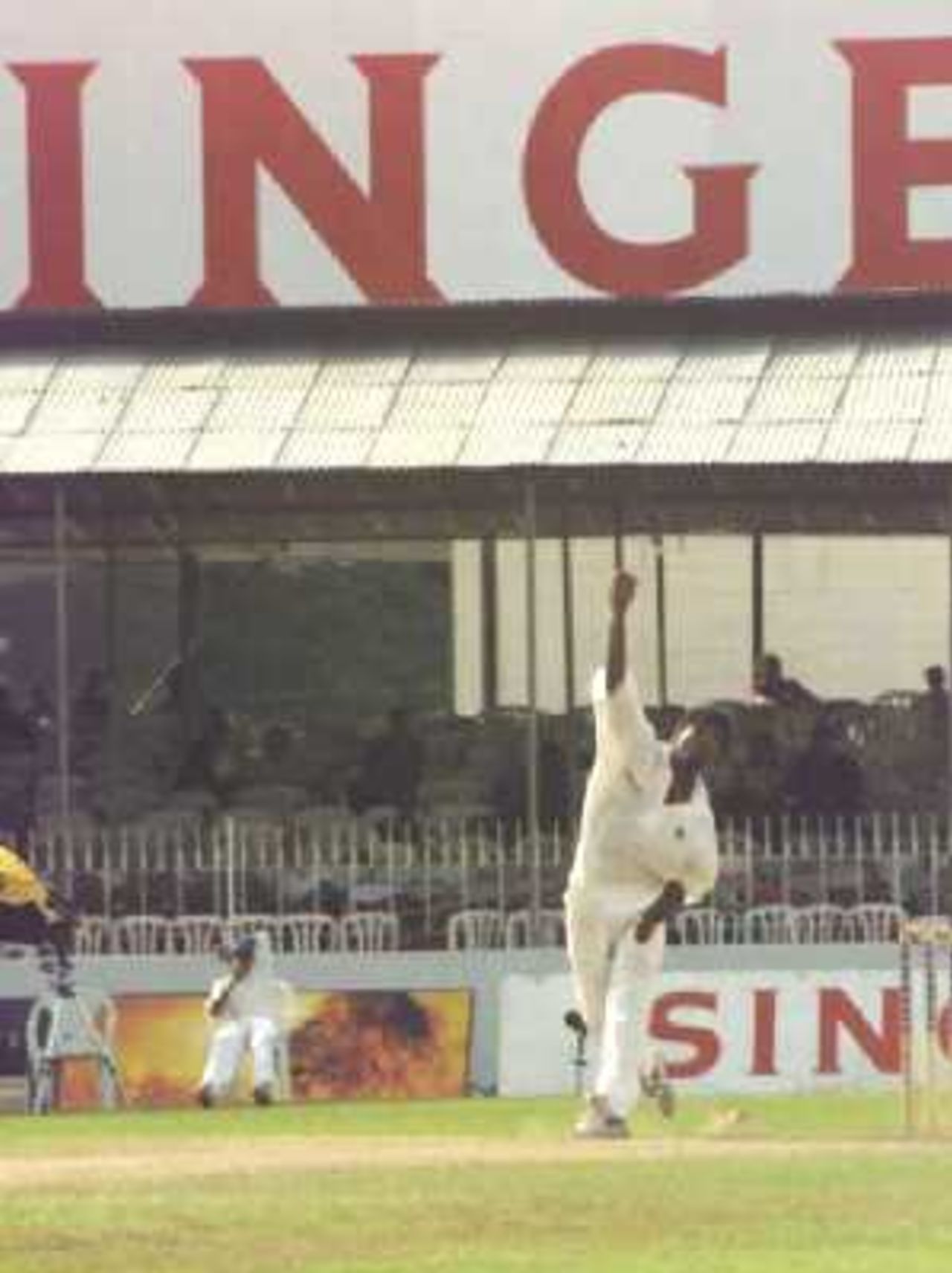 Muralitharan almost gave a scare to Pakistan, 1st Test Pakistan v Sri Lanka, 14-18 June 2000