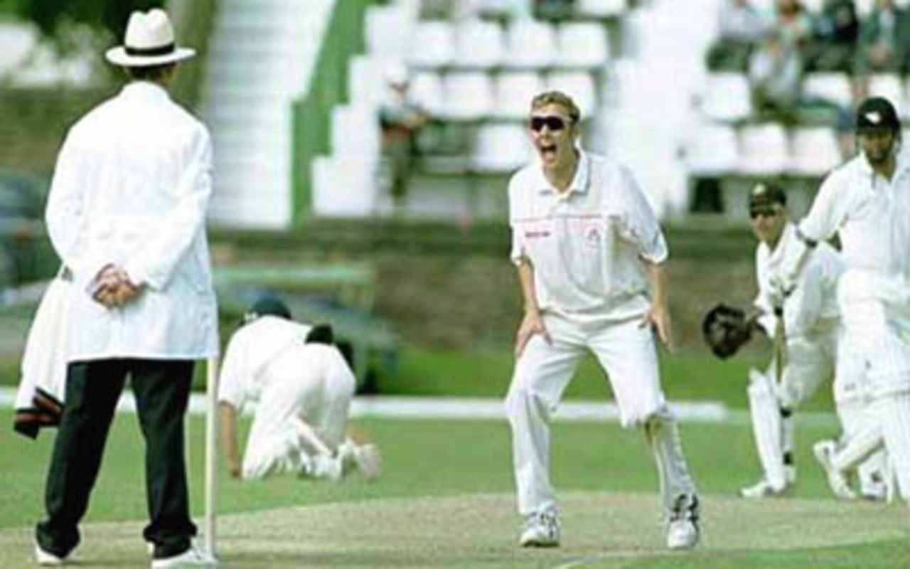 Chris Schofield makes a vociferous appeal, New Zealand 'A' in England, 2000, Lancashire v New Zealand 'A', Aigburth, Liverpool, 13-16 June 2000(Day 3).