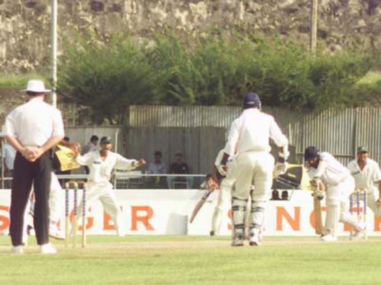 Hatrick - Puspakumara walks straight in front, Pakistan v Sri Lanka, 2nd Test at Galle, 21-25 June 2000