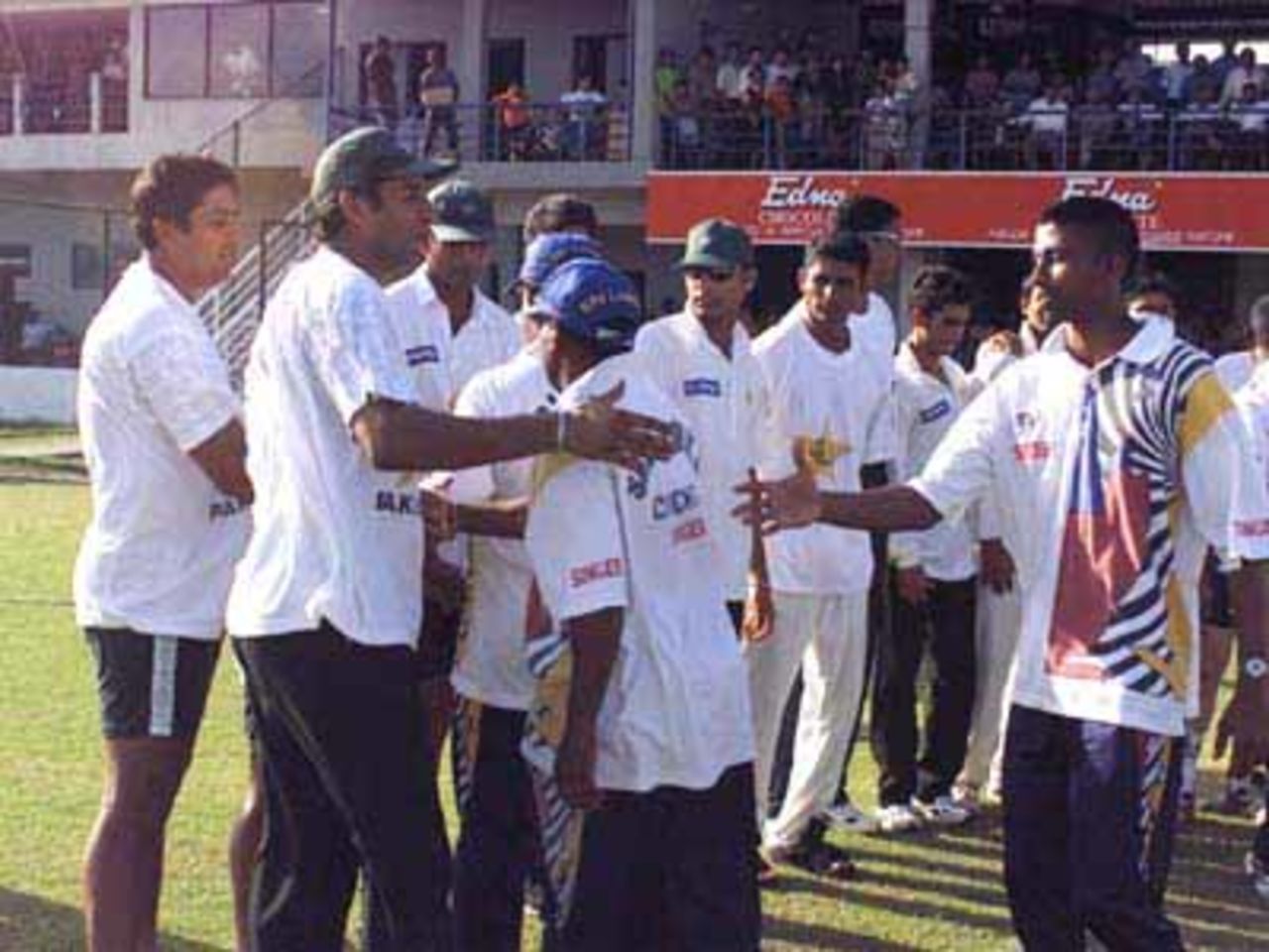 Sportsmanship prevails, Pakistan v Sri Lanka, 2nd Test at Galle, 21-25 June 2000