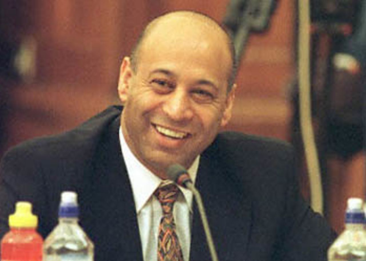 Hamid 'Banjo' Cassim testifies before the King Commission of Inquiry into allegations of cricket match-fixing in Cape Town 26 June 2000.