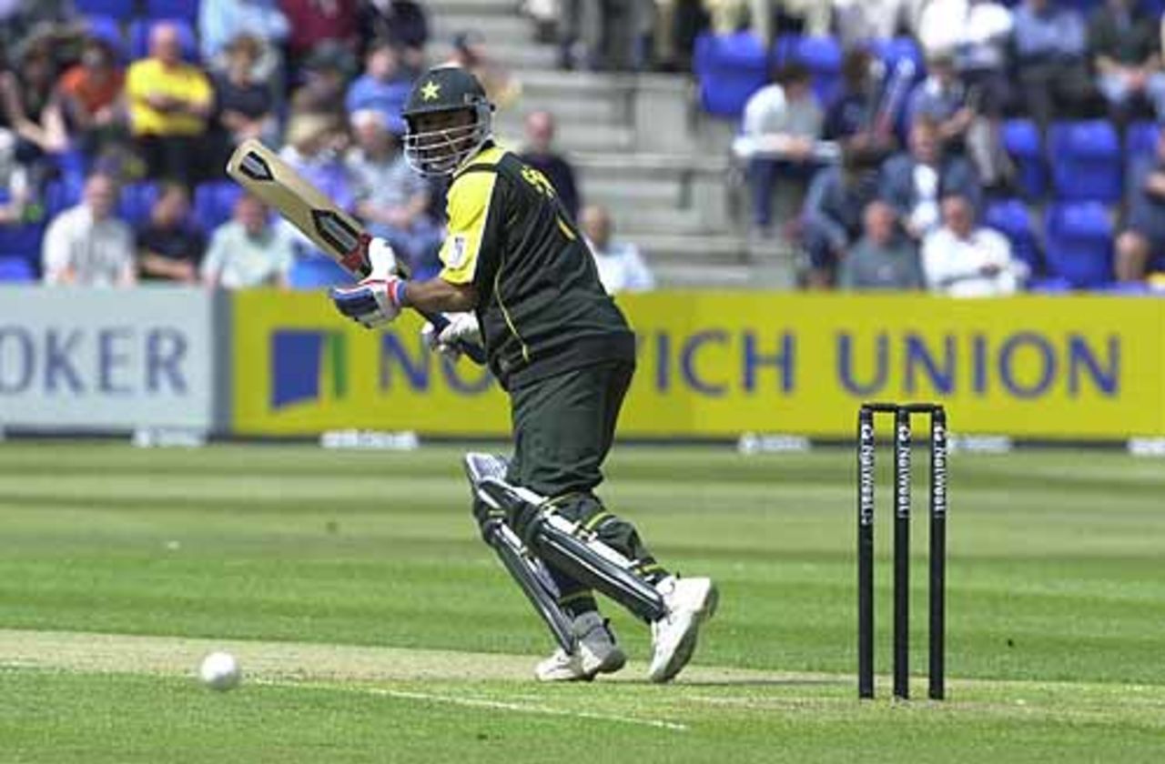 Australia v Pakistan, NatWest Series 2001, 2nd Match, 9 June 2001, Cardiff