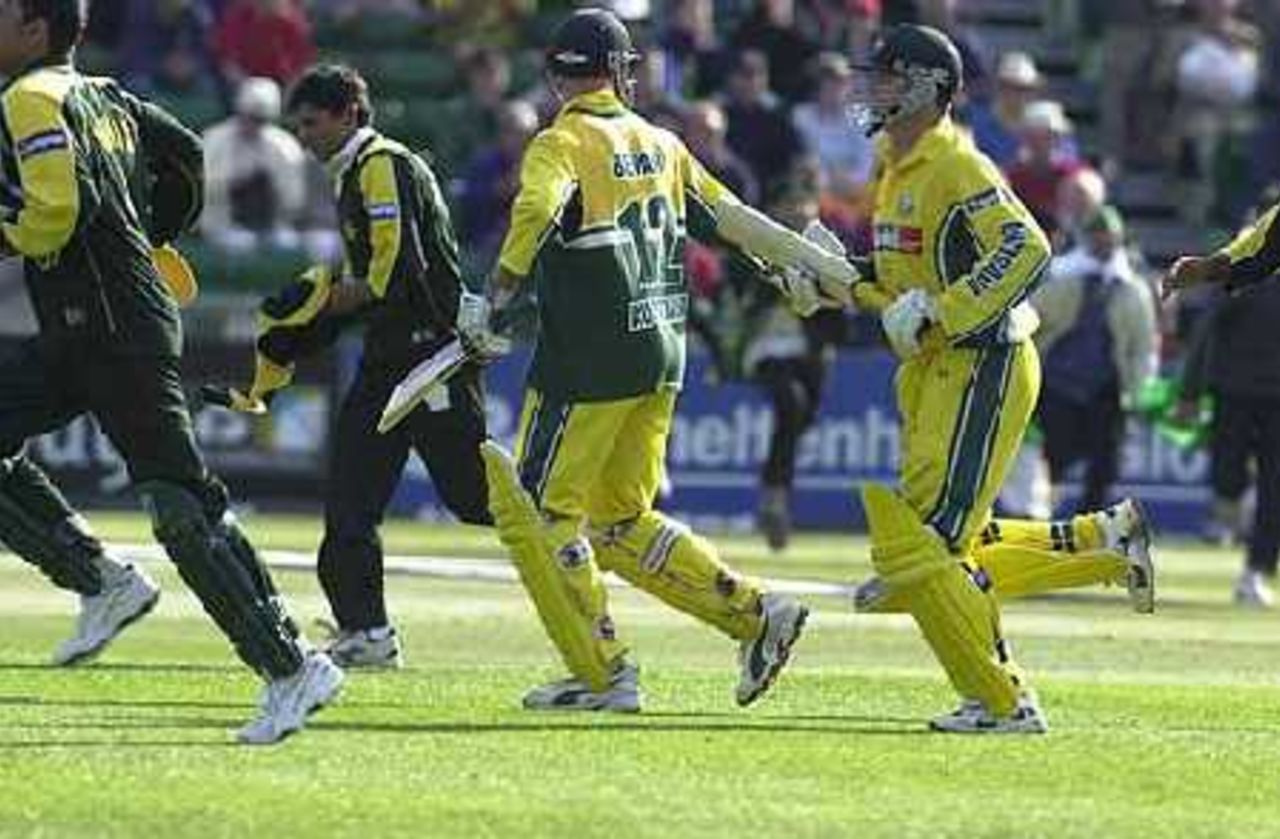 Australia v Pakistan, NatWest Series 2001, 2nd Match, 9 June 2001, Cardiff