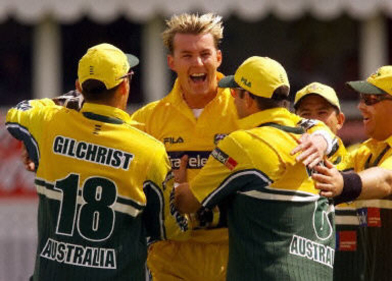 Brett Lee is congratulated by Adam Gilchrist, Mark Waugh, Ricky Ponting and ShaneWarne on the wicket of Shahd Afridi, 2nd ODI at Cardiff, 9 June 2001