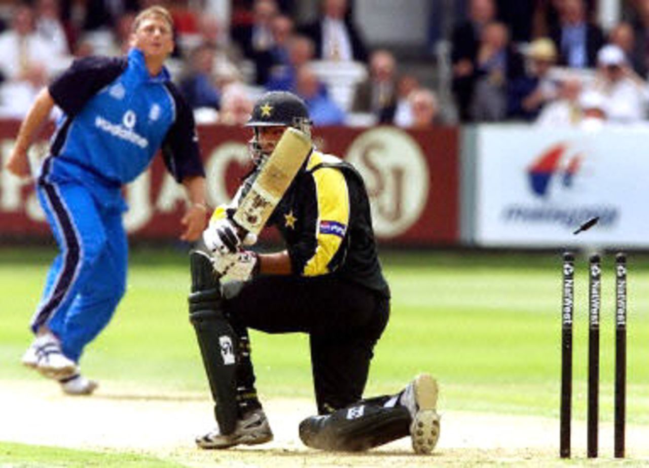 Shoaib Malik looks around to see his bails fly after being bowled by Gough, 4th ODI at Lords, 12 June 2001.