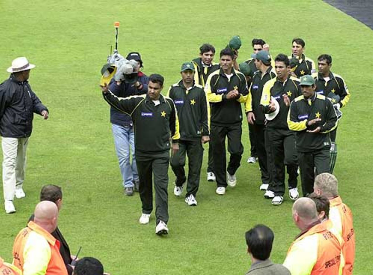 England v Pakistan, NatWest Series 2001, 7th Match, 17 June 2001, Leeds