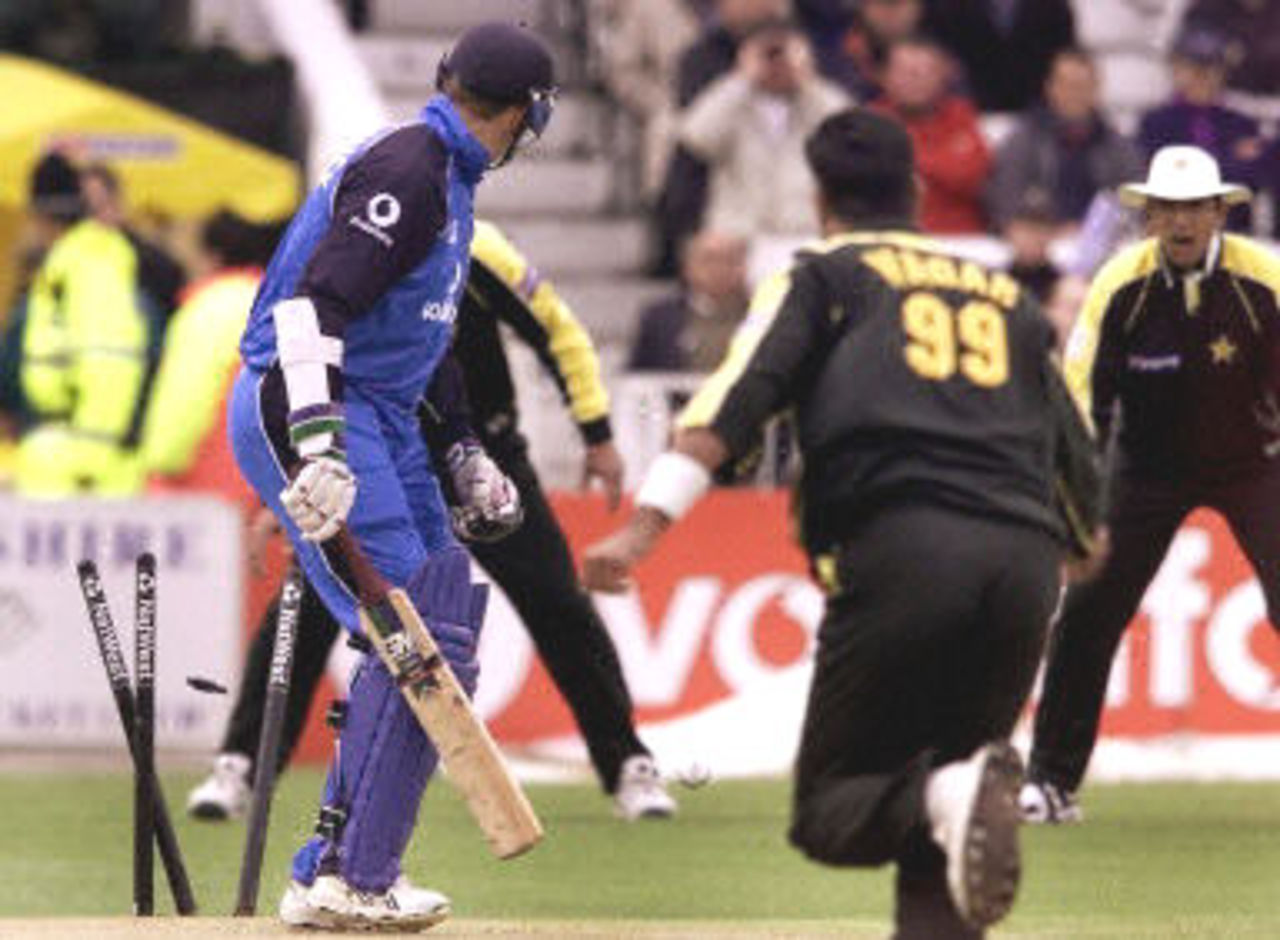 Waqar Younis clean bowled Marcus Trescothick, 7th ODI at Headingley, 17 June 2001.