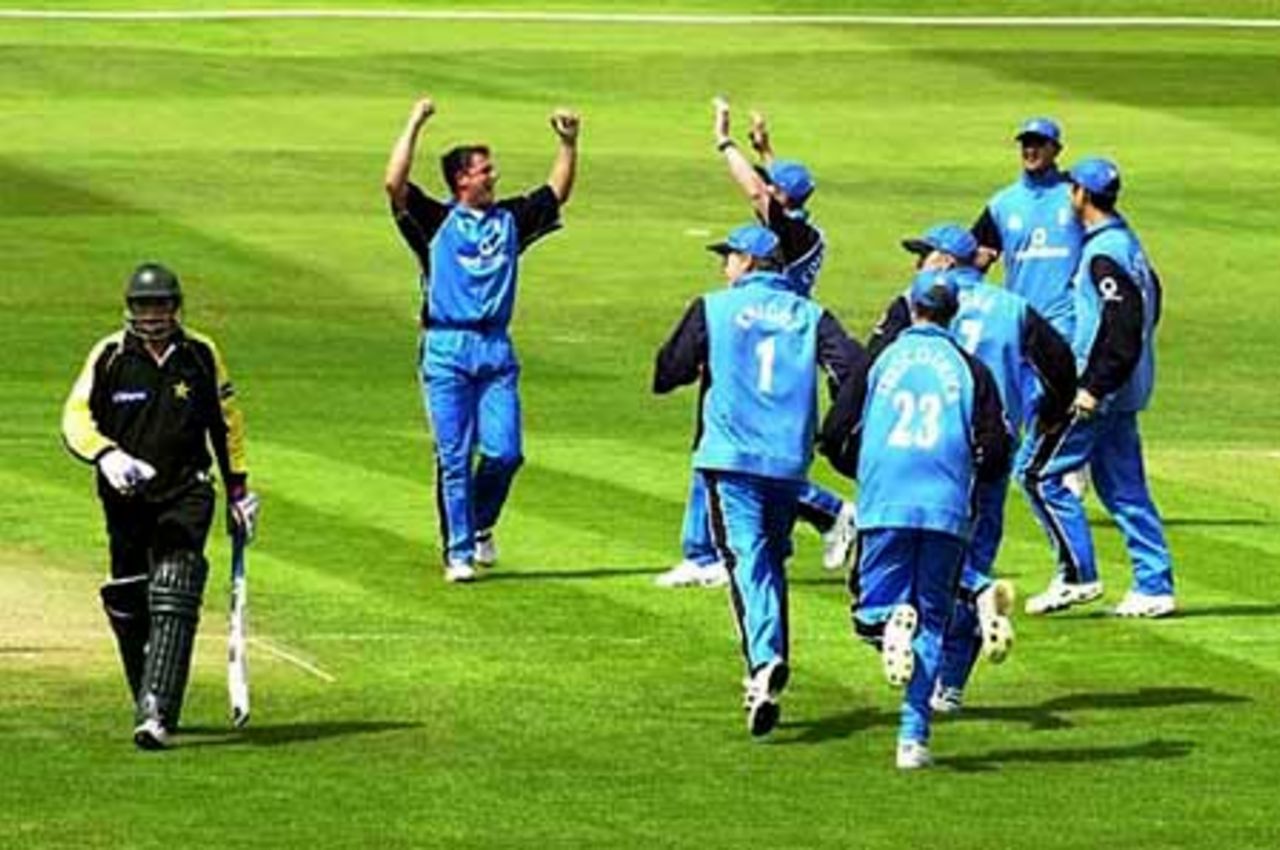 England v Pakistan, NatWest Series 2001, 7th Match, 17 June 2001, Leeds