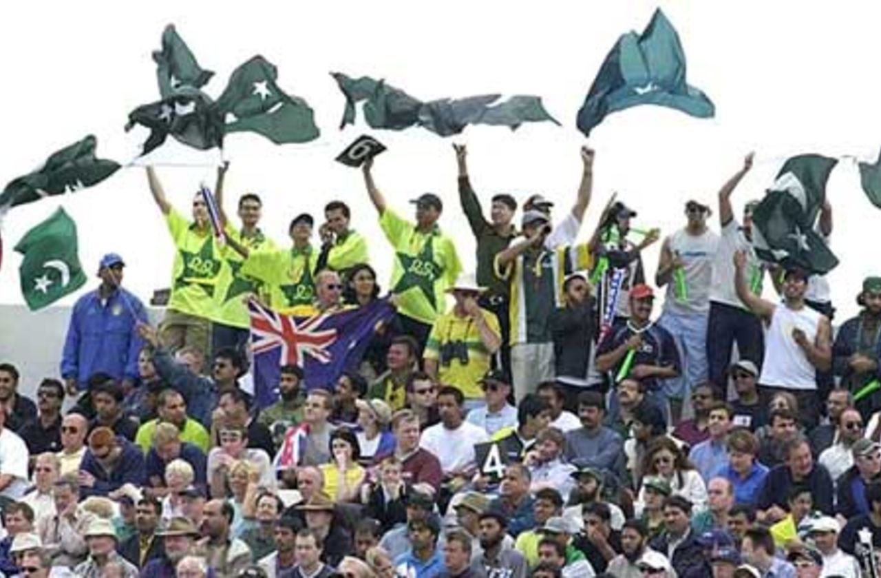 Australia v Pakistan, NatWest Series 2001, 8th Match, 19 June 2001, Nottingham