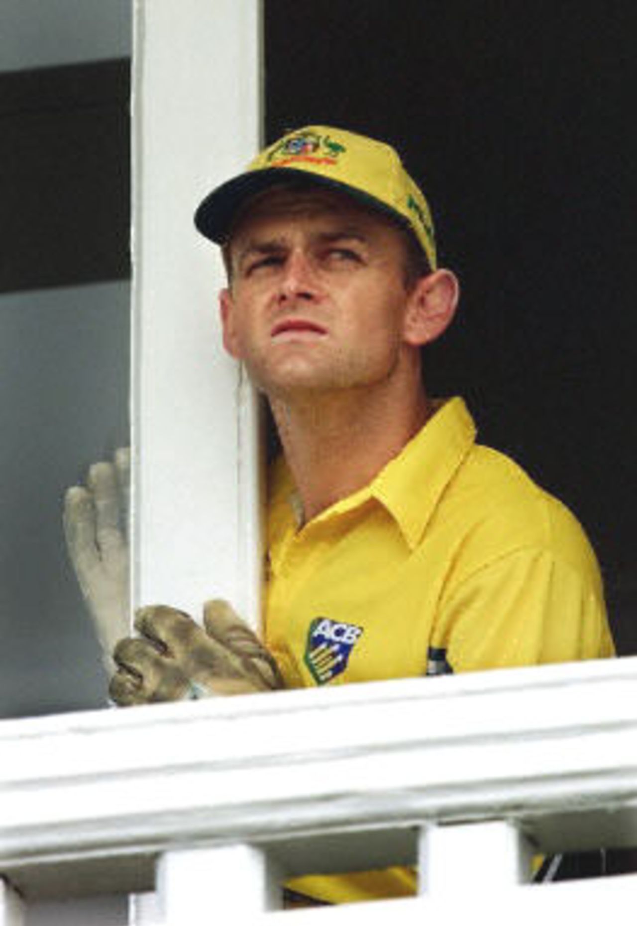Adam Gilchrist surveys the scene after Steve Waugh led his team off the field, 8th ODI at Trent Bridge, 19 June 2001.