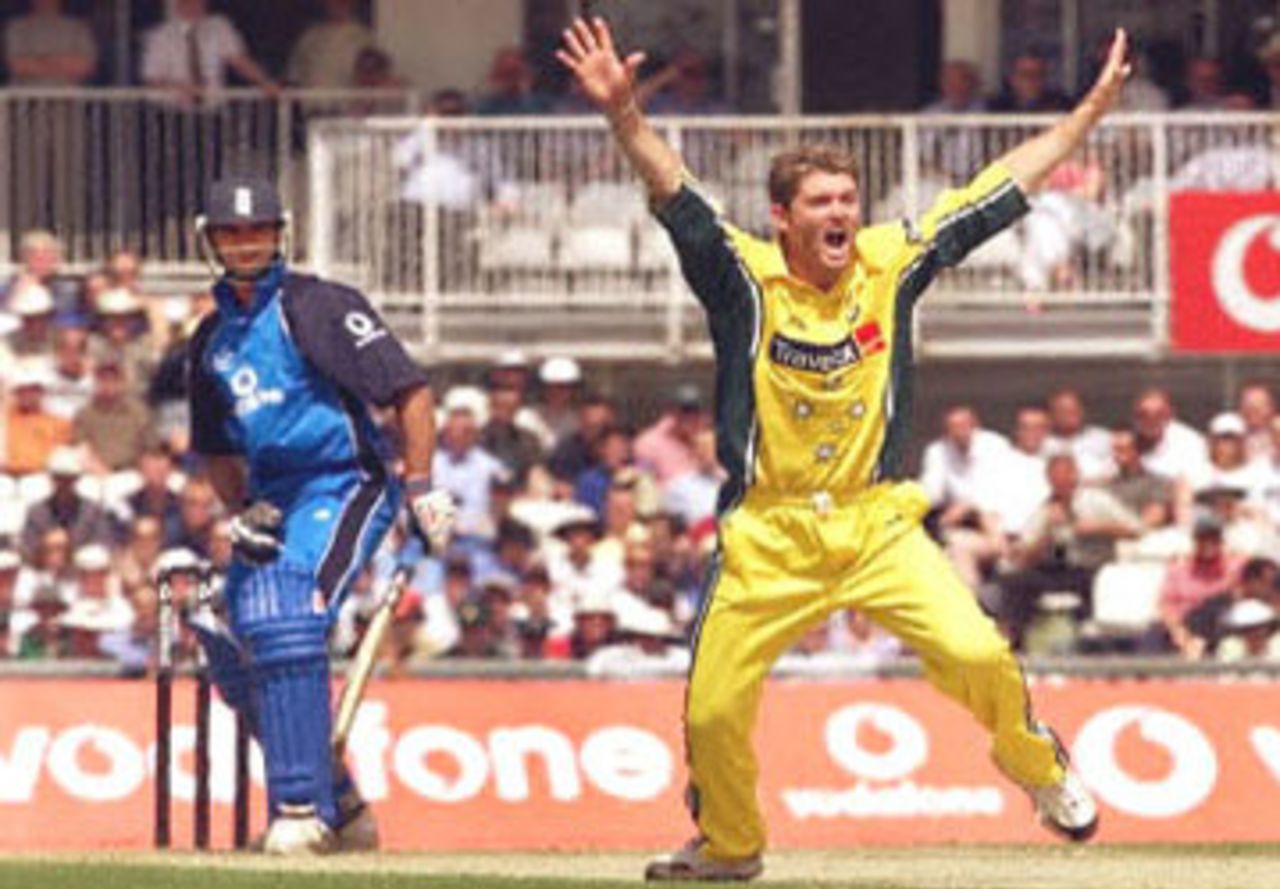 Ian Harvey appeals against Owais Shah, 9th ODI at the Oval, 21 June 2001.
