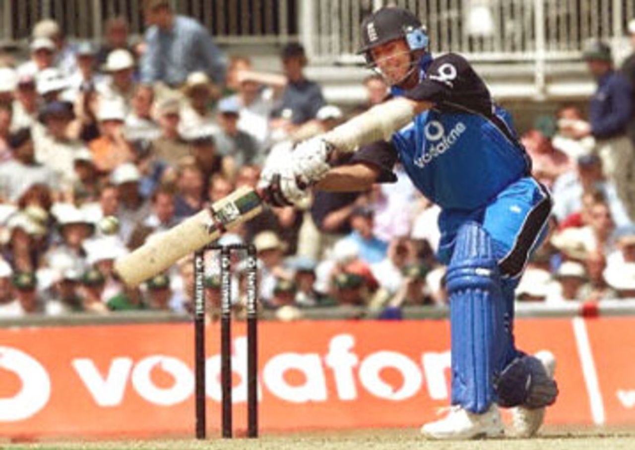 Andy Caddick hits out against the Australian bowling, 9th ODI at the Oval, 21 June 2001.