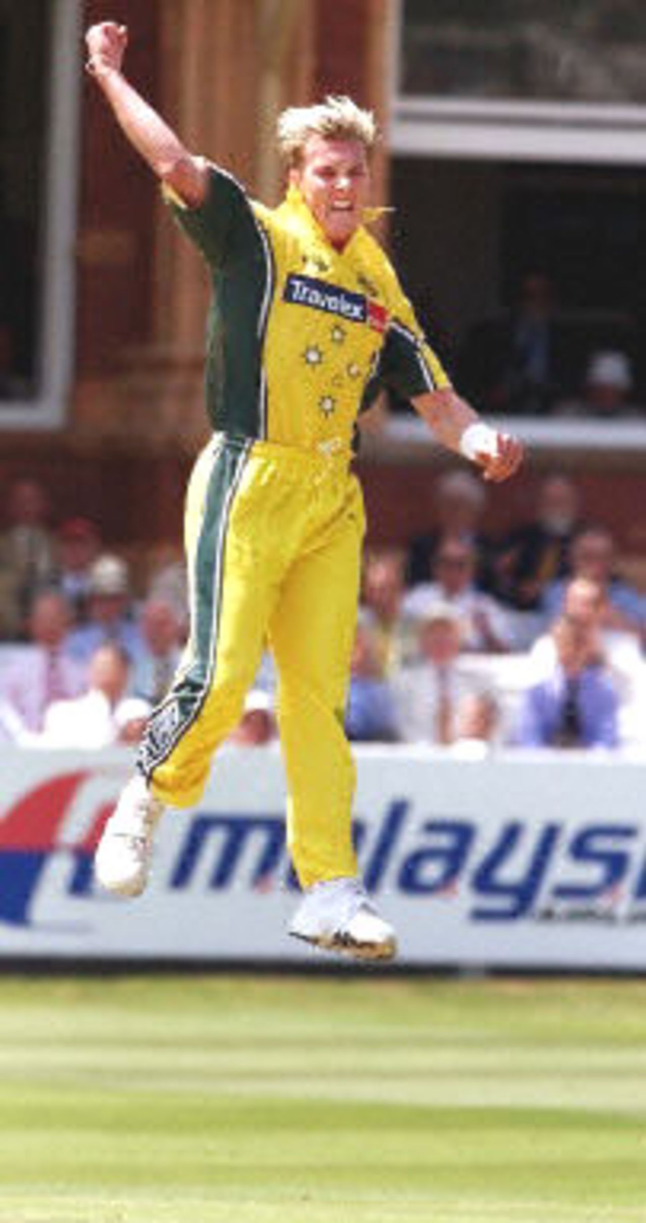 Brett Lee leaps high in the air after dismissing Abdur Razzaq, final ODI at Lords, 23 June 2001.