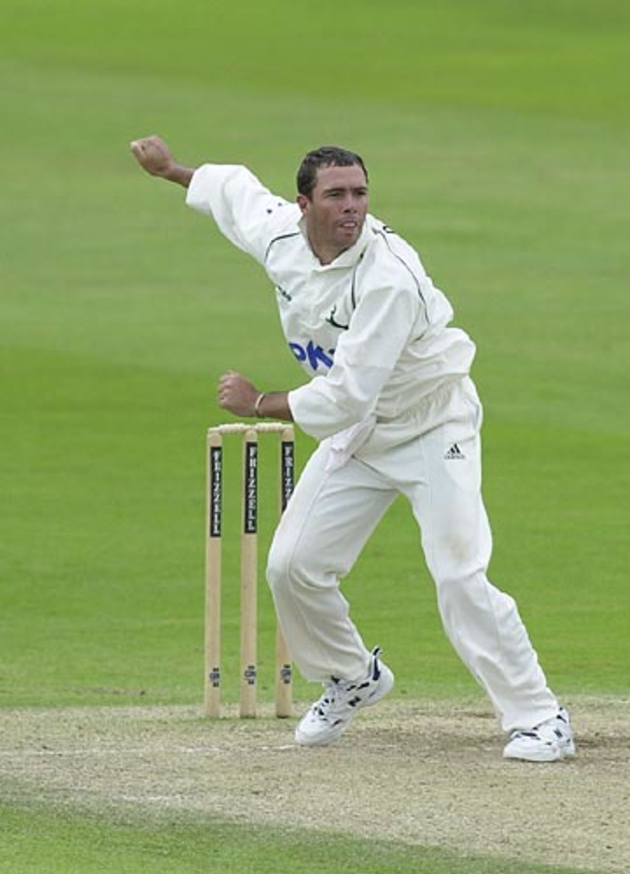 Nicky Boje in bowling mode at Trent Bridge, Notts v Derby, 12-15 Jun 2002
