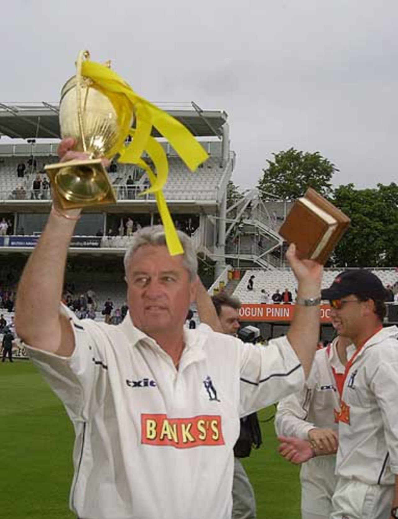 Warks coach Bob Woolmer with the Benson and Hedges Cup, 2002 Final, Lord's, 22 June