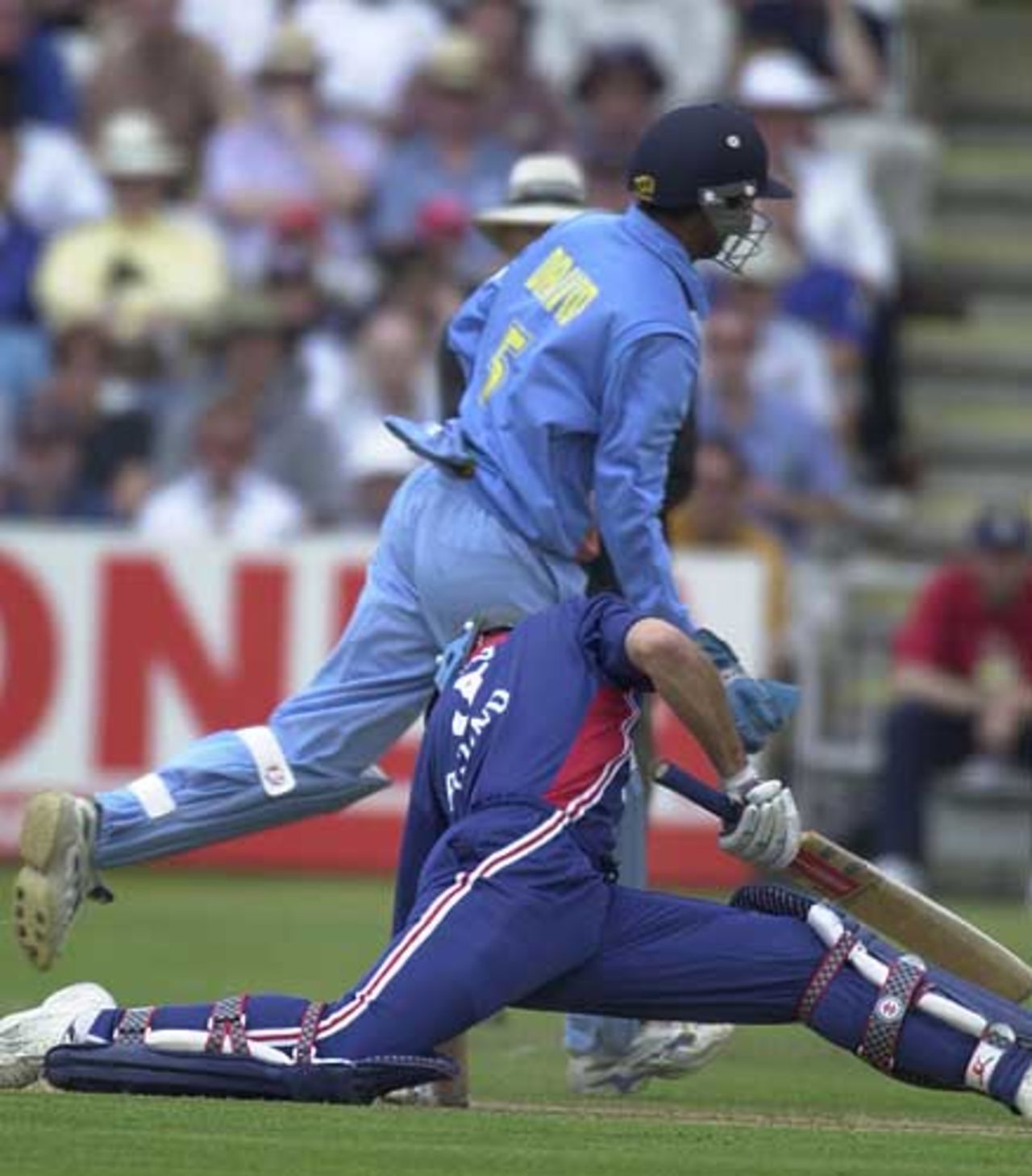 All a tangle as Hussain is stumped by Dravid for 54, England v India, NatWest Series, Lord's, Sat 29 Jun