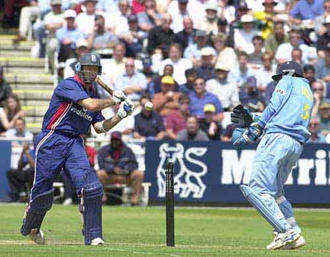 Nasser Hussain shovels a delivery round the corner as keeper Dravid takes avoiding action, England v India, NatWest Series, Lord's, Sat 29 Jun