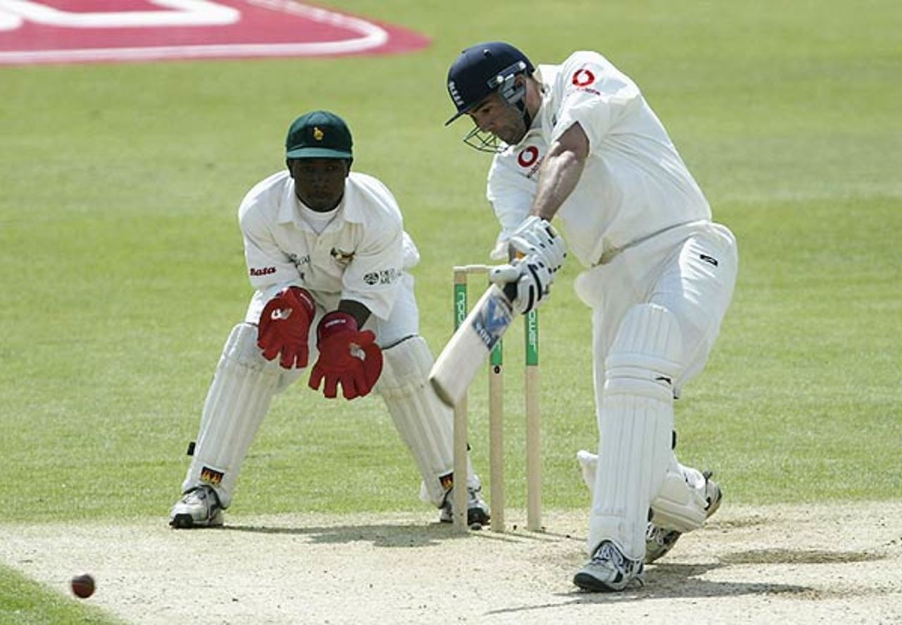 Richard Johnson drives, England v Zimbabwe, 2nd Test, June 6, 2003