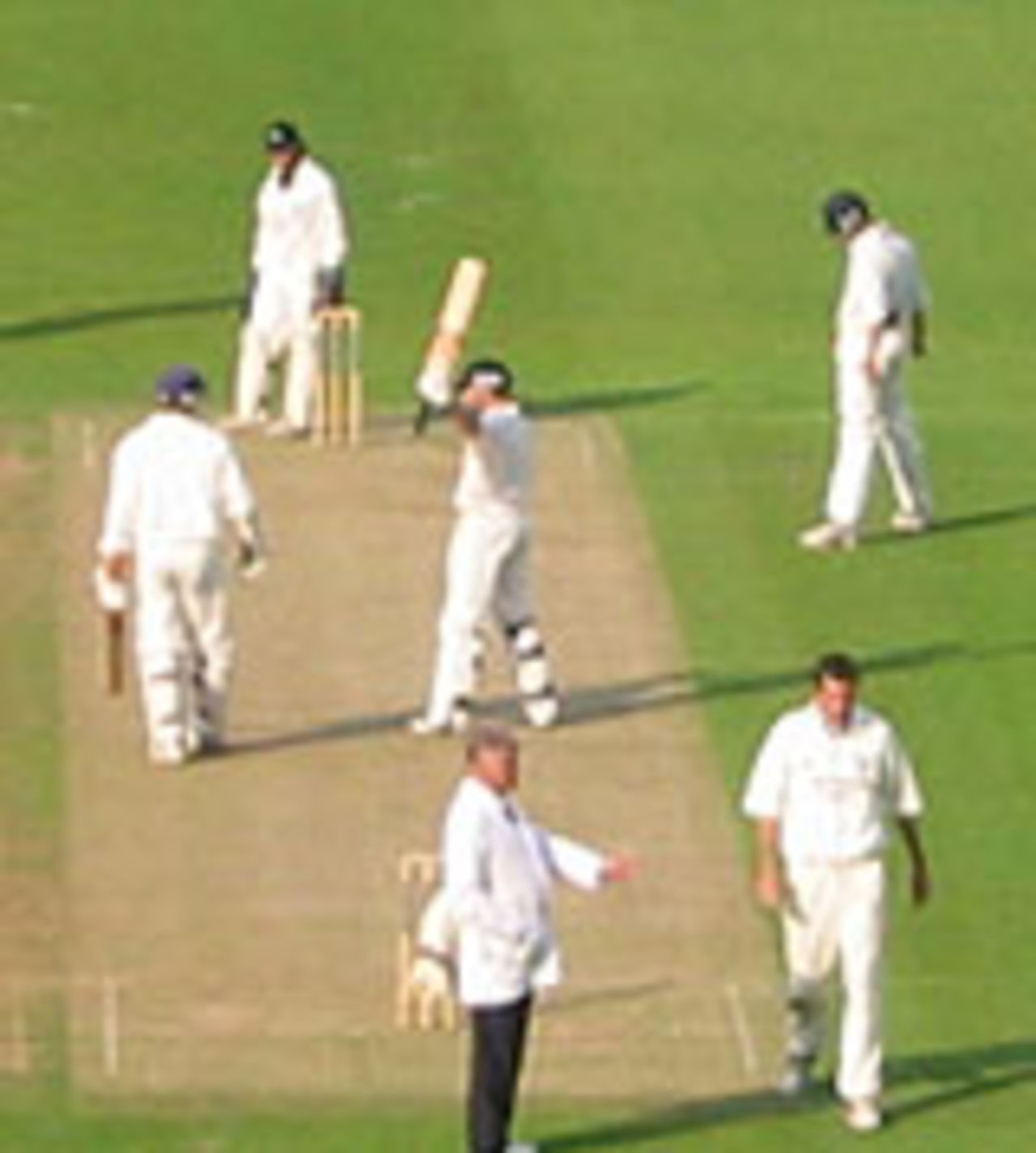 Ian Bell reaches his hundred, Middlesex v Warwickshire, Lord's, June 2, 2004