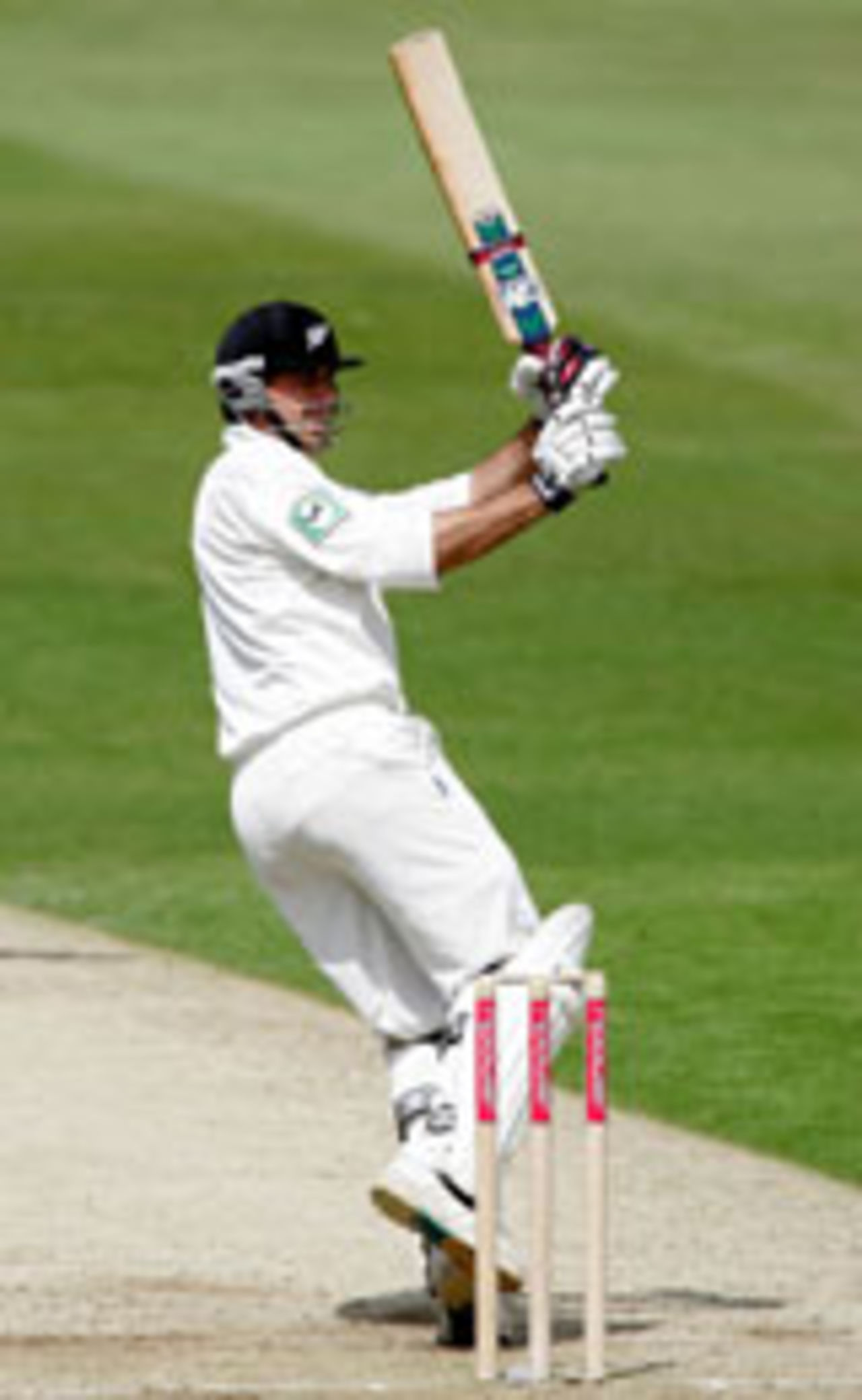 Stephen Fleming pulls, England v New Zealand, 2nd Test, Headingley, June 4, 2004
